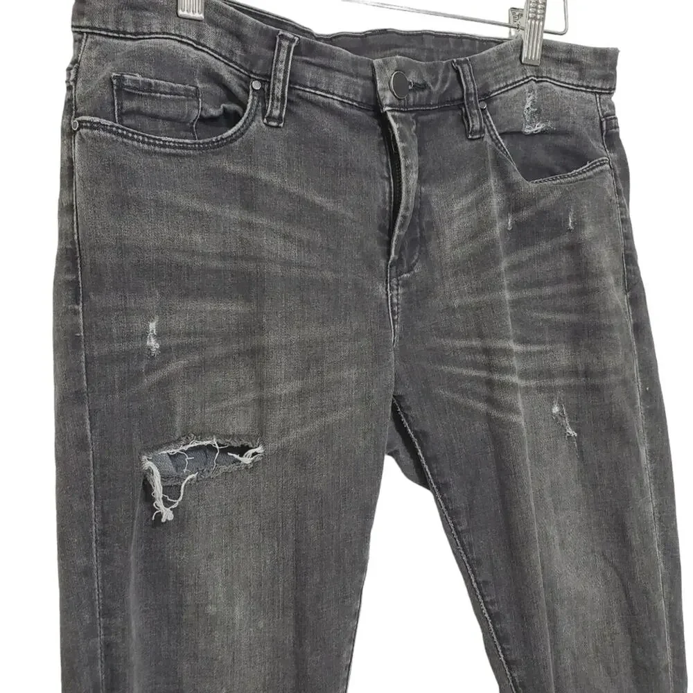 BlankNYC | Distressed Gray Skinny Jeans - Picture 2 of 12